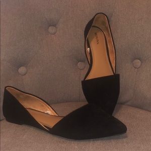 Black pointed toe flats